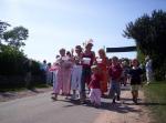 Umzug durchs Dorf